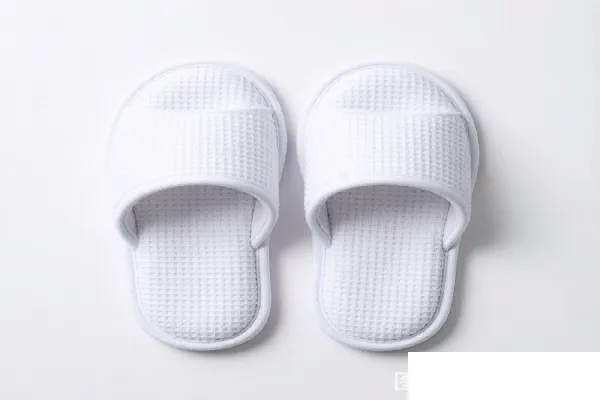 Closed-Toe Waffle Hotel Slippers